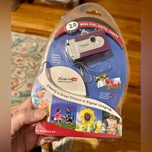 VistaQuest Vintage Digital Camera Keychain Lo Fi Toy Camera New in Package NWT